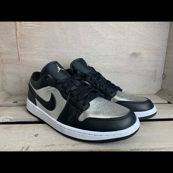 Air Jordan 1 Low SE Womens Silver Wmns 11.5 M 10 - Picture 1 of 4